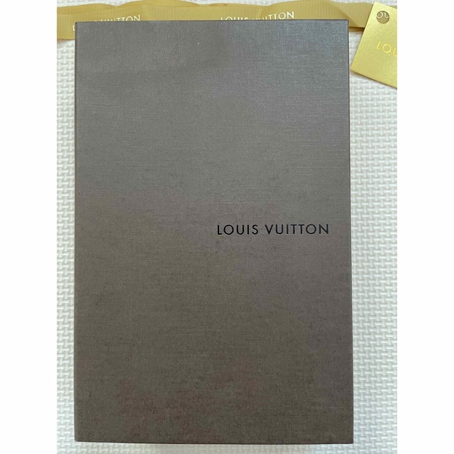 LOUIS VUITTON(ルイヴィトン)のルイ ヴィトン 空箱 不織布・リボン付き レディースのバッグ(ショップ袋)の商品写真