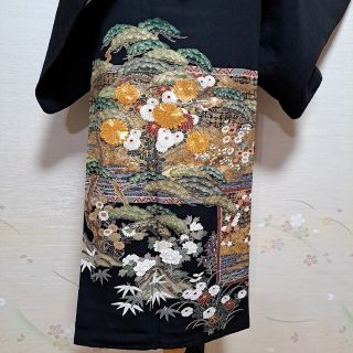 ②正絹 黒留袖 菊 牡丹 金駒刺繍 （比翼付き）袷の通販 by みーきー's