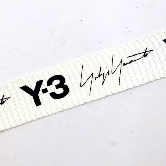 Y-3(ワイスリー)のY-3 DY0521 ロゴ プリント ナイロン ベルト L(130cm) メンズのファッション小物(ベルト)の商品写真