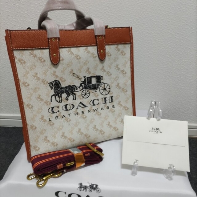 COACH コーチ トートバッグ フィールドホース 馬 キャリッジ ホワイト