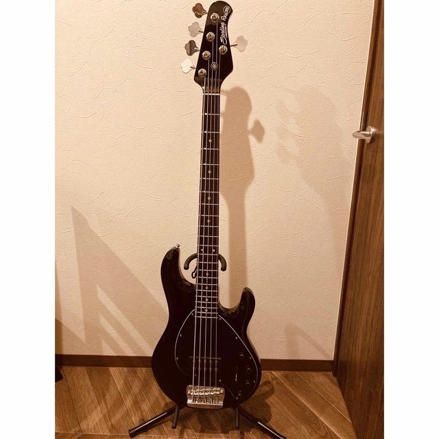 在庫一掃】 【✨️ほぼ美品✨️】MUSICMAN stingray35 5弦ベース