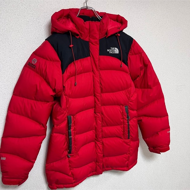 THE NORTH FACE(ザノースフェイス)のノースフェイス　ダウンジャケット　海外限定　レディース　Lサイズ　レッド　黒 レディースのジャケット/アウター(ダウンジャケット)の商品写真