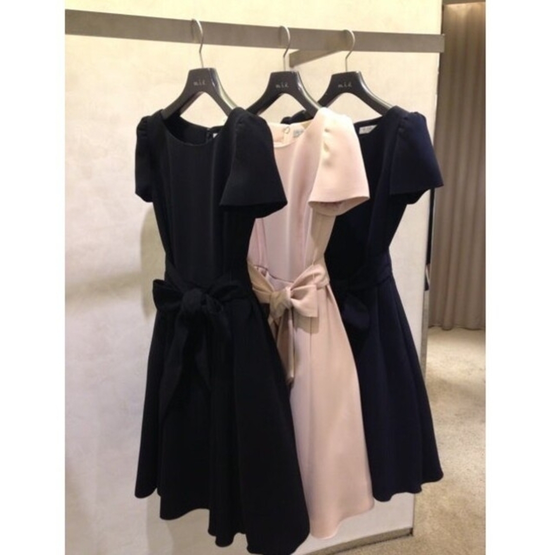M-PREMIER COUTURE パニエ付ワンピース フレア 黒 半袖 袖あり 新入荷