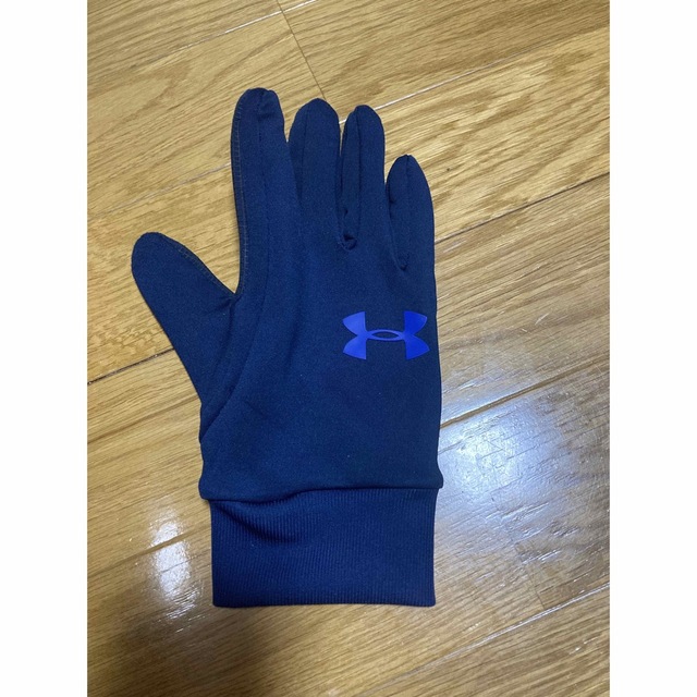 UNDER ARMOUR(アンダーアーマー)のアンダーアーマー　スポーツ手袋グローブ　紺色　ストレッチ メンズのファッション小物(手袋)の商品写真