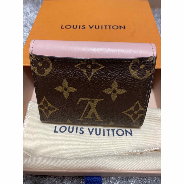 LOUIS VUITTON(ルイヴィトン)のみかん様専用　ルイヴィトン　三つ折り財布　ポルトフォイユ・ゾエ　 レディースのファッション小物(財布)の商品写真