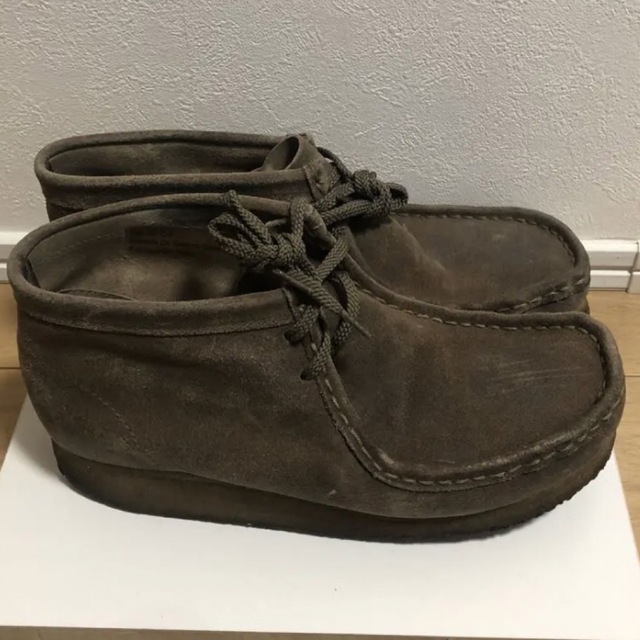 Clarks(クラークス)のCLARKS Wallabees  クラークスワラビー　スゥエード　２６センチ メンズの靴/シューズ(ブーツ)の商品写真