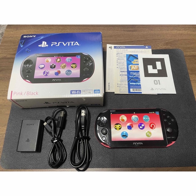 PlayStation Vita(プレイステーションヴィータ)のPS  VITA pch-2000 エンタメ/ホビーのゲームソフト/ゲーム機本体(携帯用ゲーム機本体)の商品写真