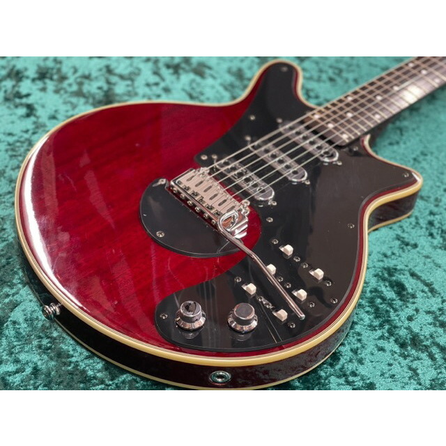 ベルギー製 Brian May Guitars（ブライアン メイ ギターズ）Red