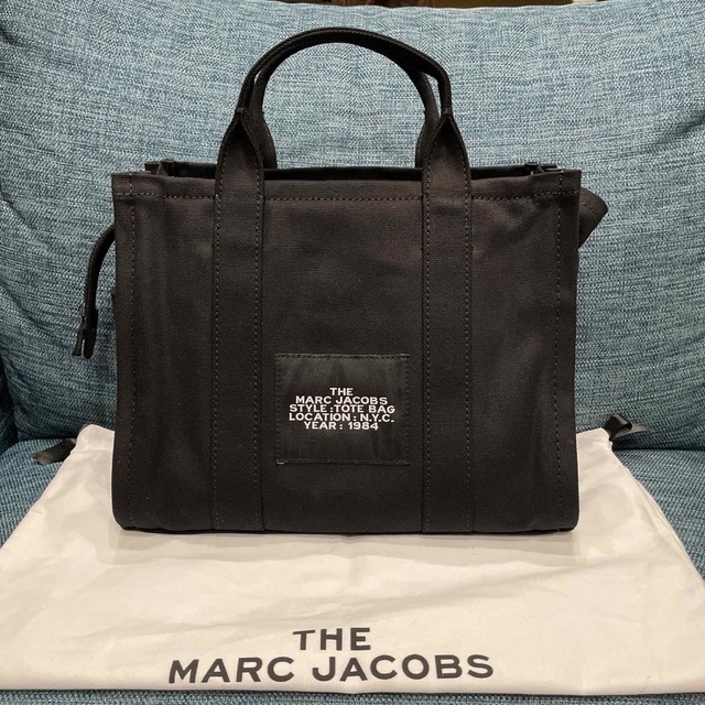 MARC JACOBS(マークジェイコブス)のお値下げ中！THE MARC JACOBS THE TOTE BAG ミディアム レディースのバッグ(トートバッグ)の商品写真