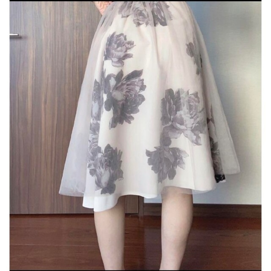 FRAY I.D(フレイアイディー)のFRAY ID フレアスカート オーガンジーフラワー レディースのスカート(ひざ丈スカート)の商品写真