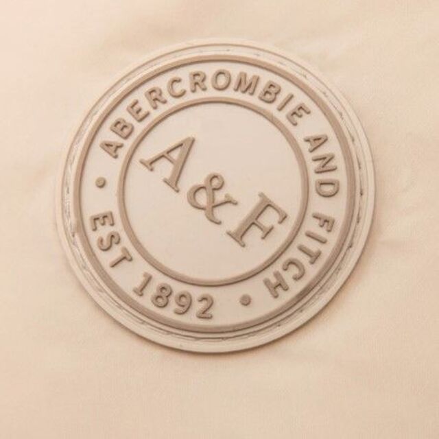 Abercrombie&Fitch(アバクロンビーアンドフィッチ)のアバクロ 新品 ダウンコート A&F エアクラウド ミッドダウン ライトグレー レディースのジャケット/アウター(ダウンコート)の商品写真