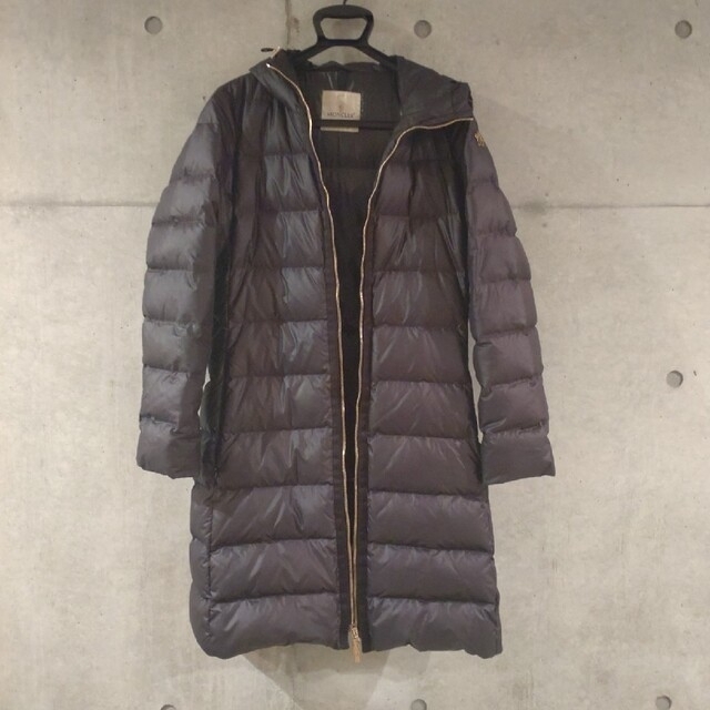 MONCLER(モンクレール)のモンクレール ダウン レディースのジャケット/アウター(ダウンコート)の商品写真