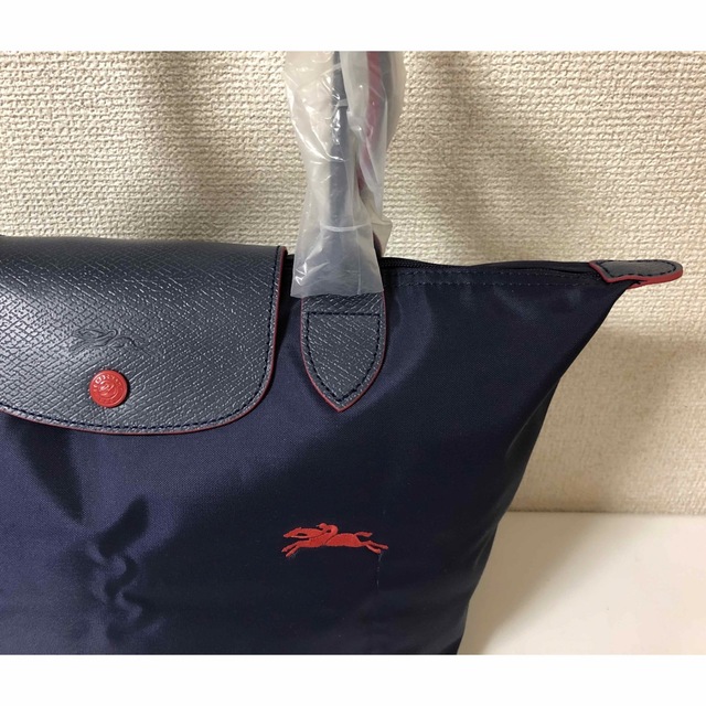 LONGCHAMP(ロンシャン)の【新品】ロンシャン ル プリアージュクラブ　肩掛けS   ネイビー、レッド レディースのバッグ(ショルダーバッグ)の商品写真