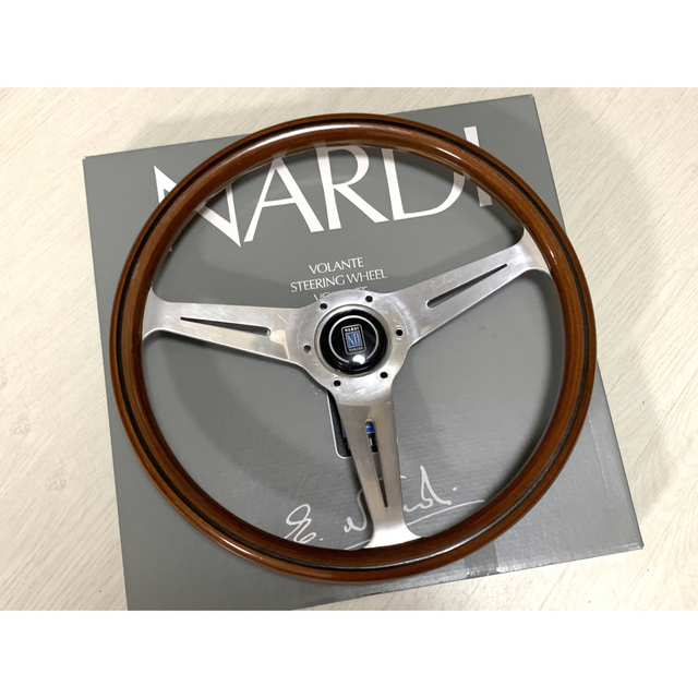 【NARDI Classic】36.5Φ ウッドステアリング　即決大歓迎