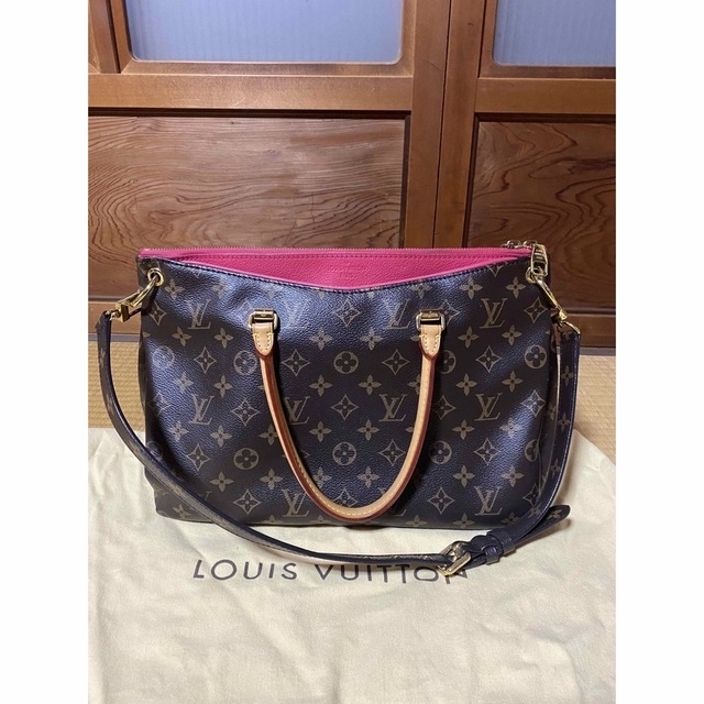 海外最新 LOUIS VUITTON パラス 美品 正規品 ルイヴィトン