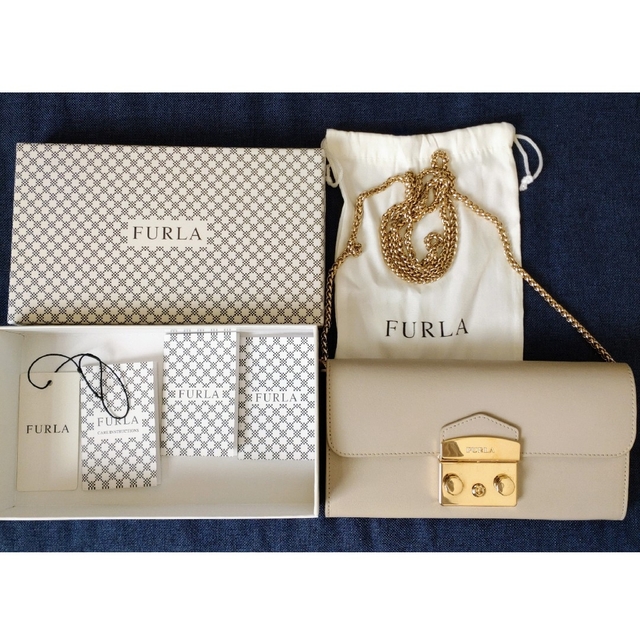 ほぼ未使用 極美品】FURLA メトロポリス ショルダーウォレット | フリマアプリ ラクマ