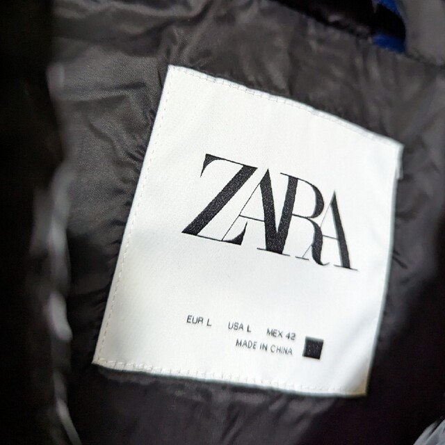 ZARAシャイニーWATER REPELLENTパフベスト