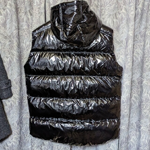 ZARAシャイニーWATER REPELLENTパフベスト