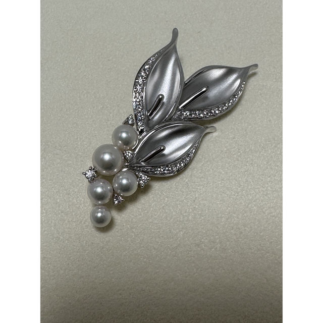 MIKIMOTO(ミキモト)のミキモト　WGK18  ダイヤ×パール　ブローチ　コサージュ　美品 レディースのアクセサリー(ブローチ/コサージュ)の商品写真