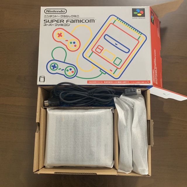 任天堂(ニンテンドウ)のNintendo ニンテンドークラシックミニ スーパーファミコンミニ エンタメ/ホビーのゲームソフト/ゲーム機本体(家庭用ゲーム機本体)の商品写真