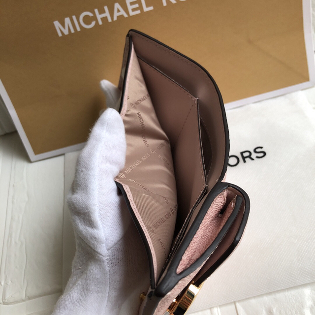 Michael Kors(マイケルコース)の新品 マイケルコース 定価28,600円 三つ折り財布 シグネチャー ピンク  レディースのファッション小物(財布)の商品写真