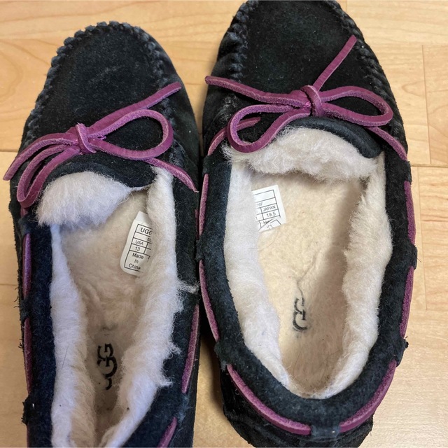 UGG(アグ)のアグ　モカシン　19.5センチ キッズ/ベビー/マタニティのキッズ靴/シューズ(15cm~)(スリッポン)の商品写真