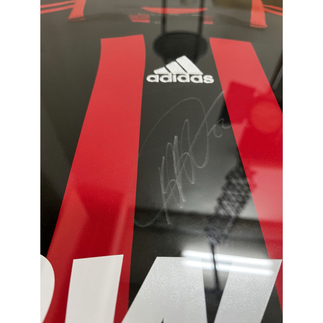 訳ありセール 格安) AC Milan KAKAサイン入りユニホーム 最終値下げ