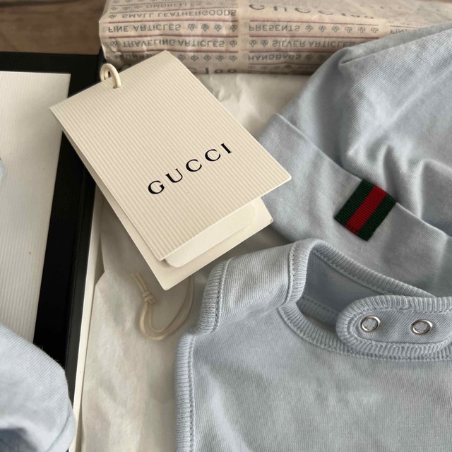 Gucci(グッチ)のGUCCI ロゴ コットン ギフトセット キッズ/ベビー/マタニティのベビー服(~85cm)(ロンパース)の商品写真