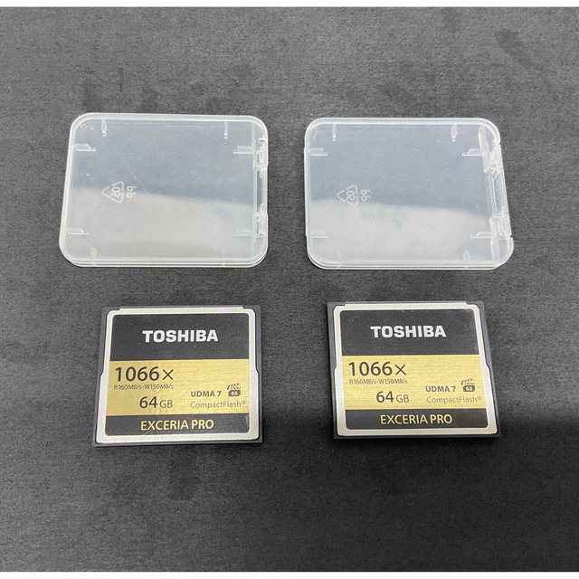 TOSHIBA CFカード　EXCERIA   1066×  64GB  2枚カメラ