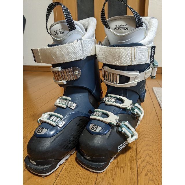 SALOMON(サロモン)のスキーブーツ23/23.5(2022/12購入品)専用バッグ付き スポーツ/アウトドアのスキー(ブーツ)の商品写真