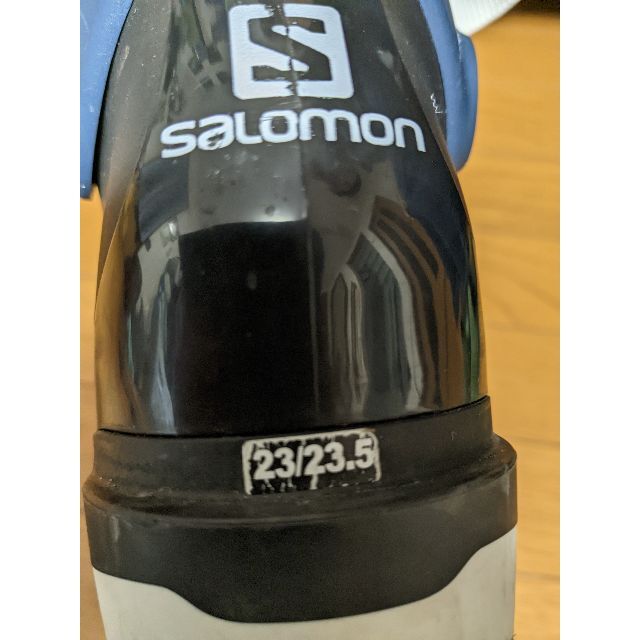 SALOMON(サロモン)のスキーブーツ23/23.5(2022/12購入品)専用バッグ付き スポーツ/アウトドアのスキー(ブーツ)の商品写真