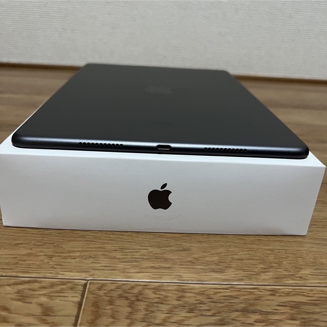 アップル　iPad Air　第3世代　Wi-Fiモデル　スペースグレイ　64GB 5