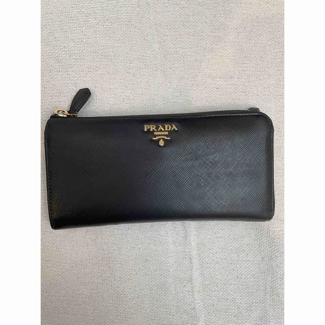 PRADA 長財布　サフィアーノレザー