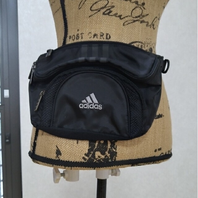 adidas(アディダス)のadidas　ウエストポーチ レディースのバッグ(ボディバッグ/ウエストポーチ)の商品写真