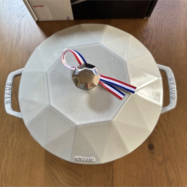 新品 ストウブ ダイヤモンド ココット カンパーニュ staub スノー