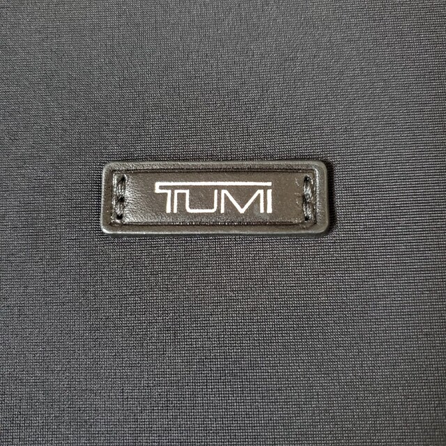 TUMI(トゥミ)の【未使用】TUMI PCケース ノートパソコン保護 黒 メンズのバッグ(ビジネスバッグ)の商品写真