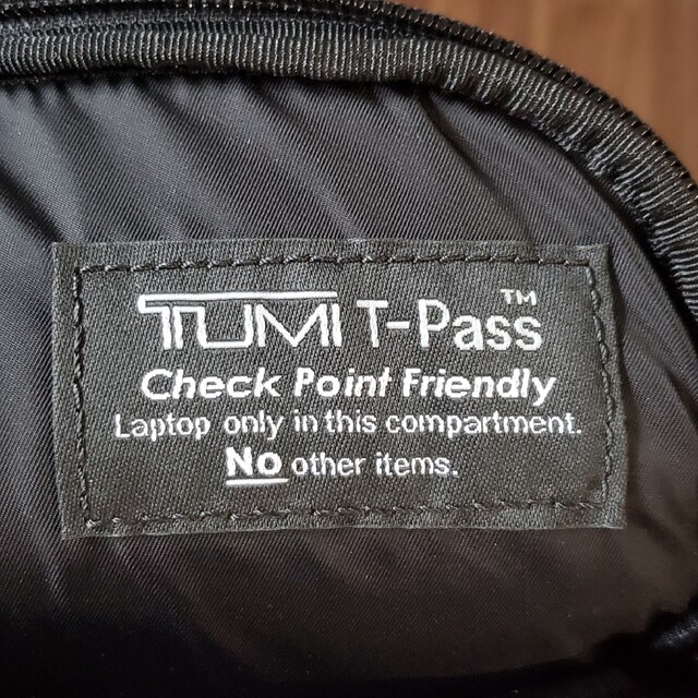 TUMI(トゥミ)の【未使用】TUMI PCケース ノートパソコン保護 黒 メンズのバッグ(ビジネスバッグ)の商品写真