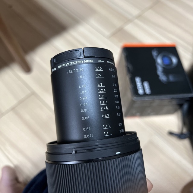 Sigma 70mm f2.8 DG MACRO スマホ/家電/カメラのカメラ(レンズ(単焦点))の商品写真