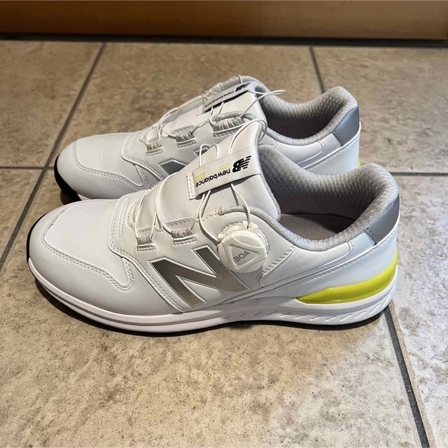 New Balance(ニューバランス)の【値下げ！】NewBalanceゴルフシューズ　24cm　シューズケース付 スポーツ/アウトドアのゴルフ(シューズ)の商品写真