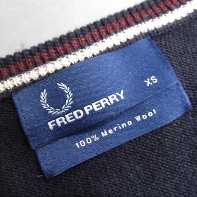 FRED PERRY(フレッドペリー)の専用 FRED PERRY メリノ Vネック セーター トップス プルオーバー メンズのトップス(ニット/セーター)の商品写真