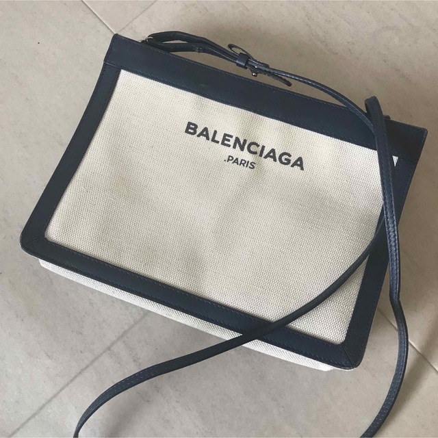 Balenciaga(バレンシアガ)のバレンシアガ◎ネイビーポシェット◎旧ロゴ レディースのバッグ(ショルダーバッグ)の商品写真