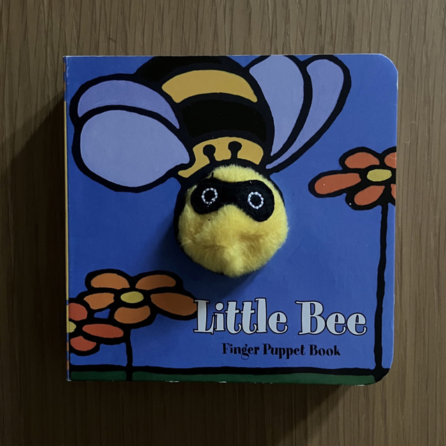 【送料込】英語の小型絵本（Little bee） エンタメ/ホビーの本(絵本/児童書)の商品写真