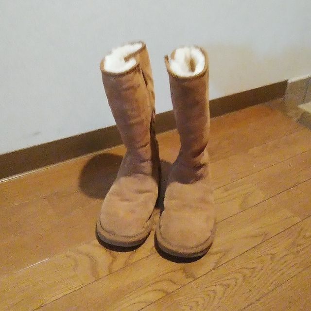 UGG ムートンブーツ メタルプレート アグ