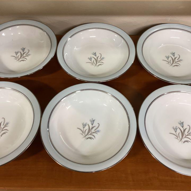 Noritake(ノリタケ)のNoritake Blue Bell オーバル皿2枚 スープ皿 6枚セット インテリア/住まい/日用品のキッチン/食器(食器)の商品写真