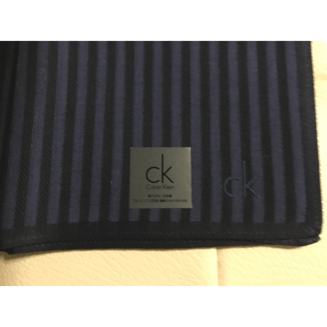 Calvin Klein(カルバンクライン)のカルバンクライン　ハンカチ　未使用品　大判 メンズのファッション小物(ハンカチ/ポケットチーフ)の商品写真