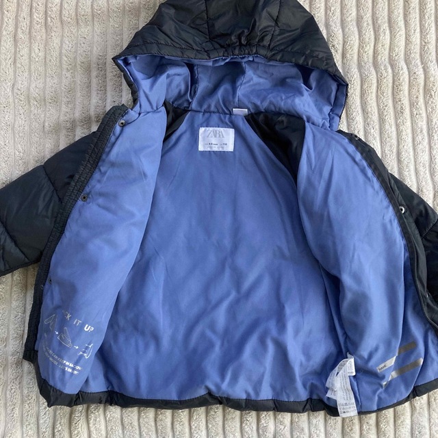 ZARA KIDS(ザラキッズ)のZARA ダウンジャケット　110 キッズ/ベビー/マタニティのキッズ服男の子用(90cm~)(ジャケット/上着)の商品写真