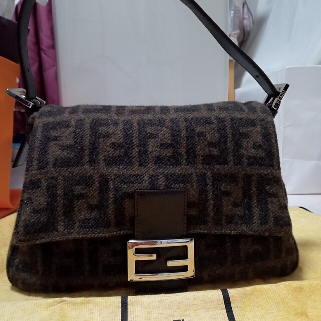 フェンディ FENDI ショルダーバッグ マンマバゲット ズッカ柄