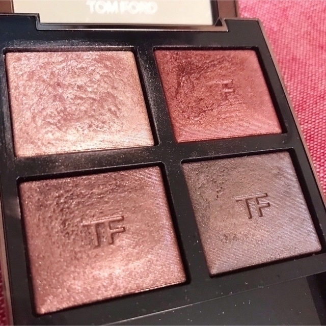 TOM FORD BEAUTY(トムフォードビューティ)のトムフォード アイカラークォード 03A ボディヒート 最終値下げ コスメ/美容のベースメイク/化粧品(アイシャドウ)の商品写真