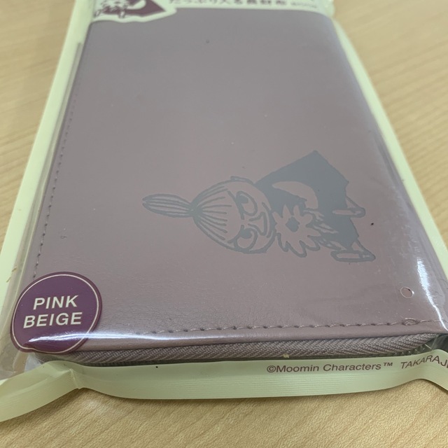 宝島社(タカラジマシャ)のＣＶＳ＞ＭＯＯＭＩＮ　たっぷり入る長財布　ＢＯＯＫ　ＰＩＮＫ　ＢＥＩＧＥ レディースのファッション小物(財布)の商品写真