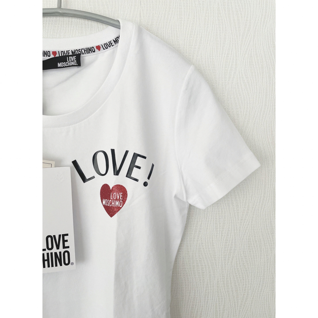 MOSCHINO(モスキーノ)の【新品】MOSCHINO  モスキーノ   ロゴ 半袖Tシャツ ホワイト レディースのトップス(Tシャツ(半袖/袖なし))の商品写真